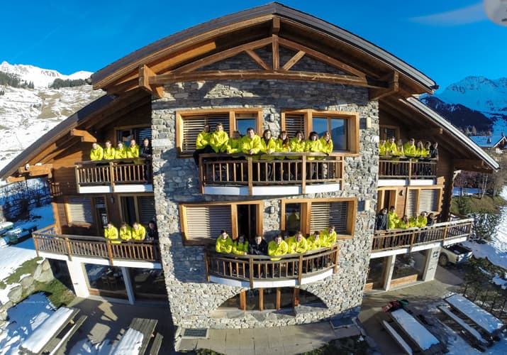 レ・ゼルフ・キャンプ専門校